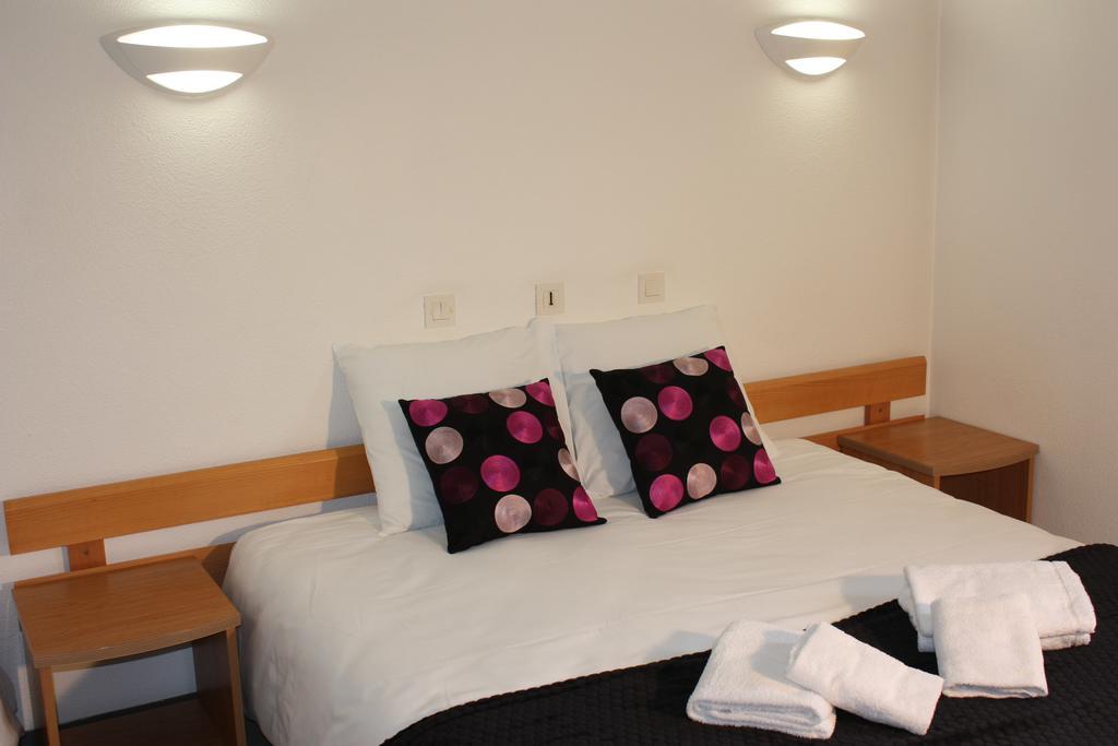 Hotel Vallee Bleue Montalieu-Vercieu Kültér fotó